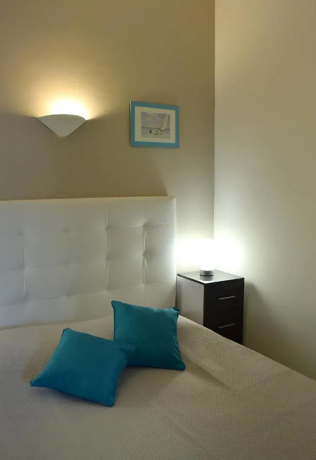Apartment Appartements Dans Villa En Rez De Jardin Hyeres France
