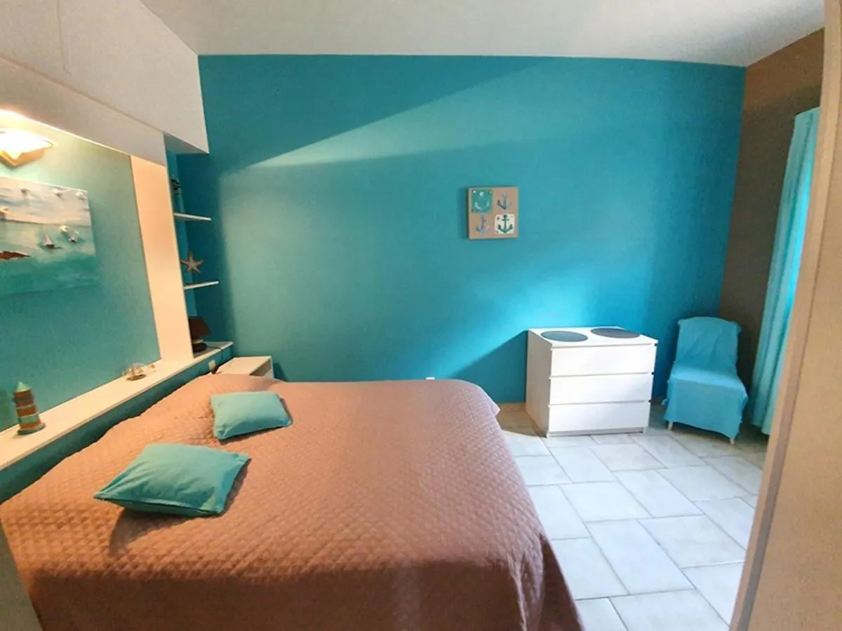 Appartements Dans Villa En Rez De Jardin Hyeres France