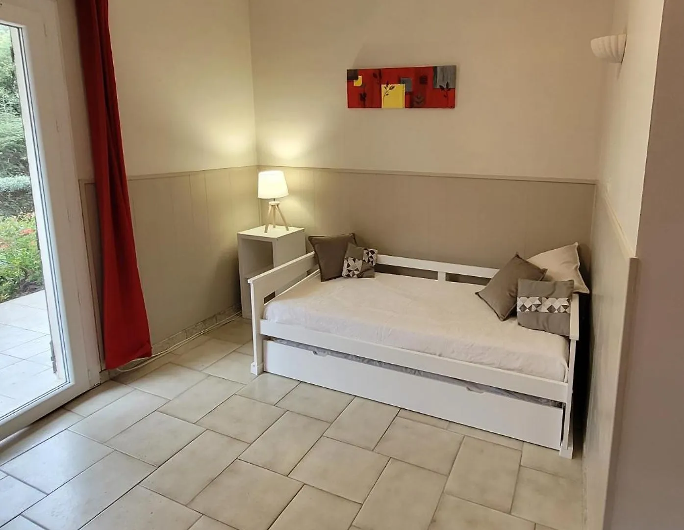 Apartment Appartements Dans Villa En Rez De Jardin Hyeres