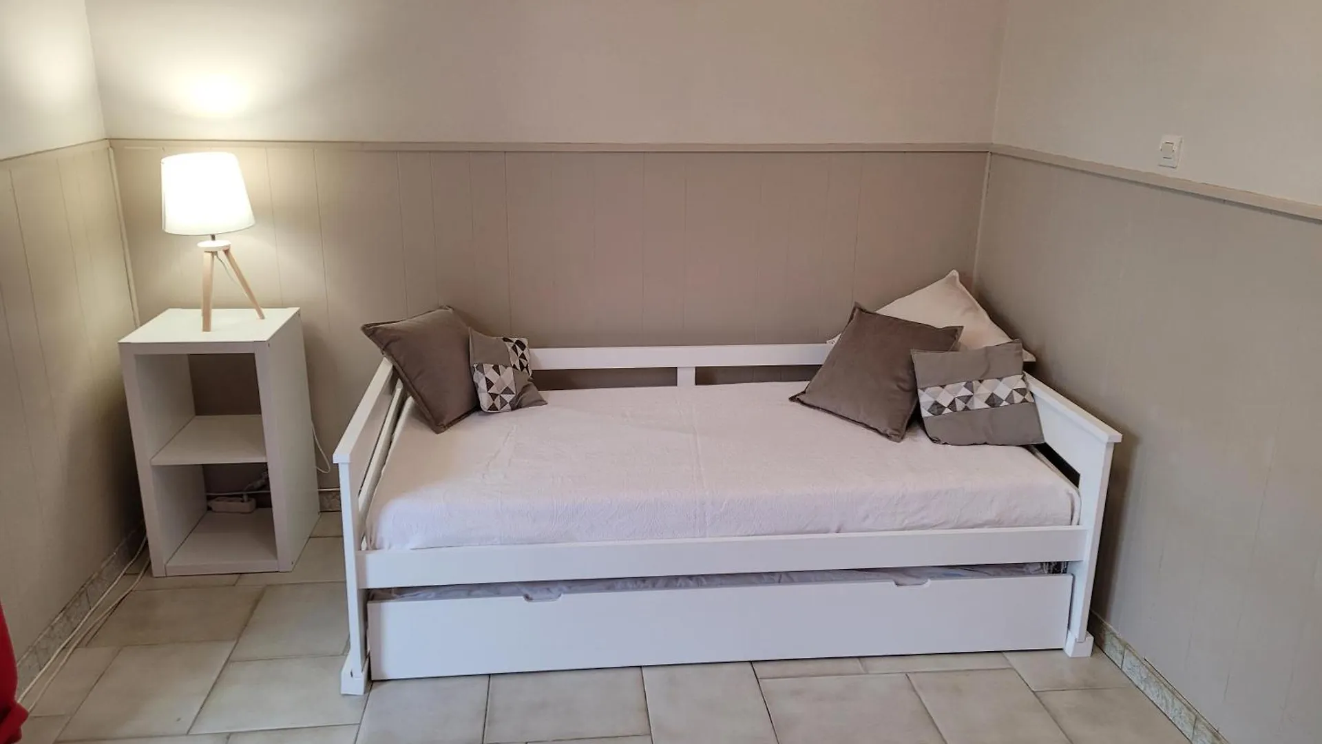 Appartements Dans Villa En Rez De Jardin Hyeres 0*,  France