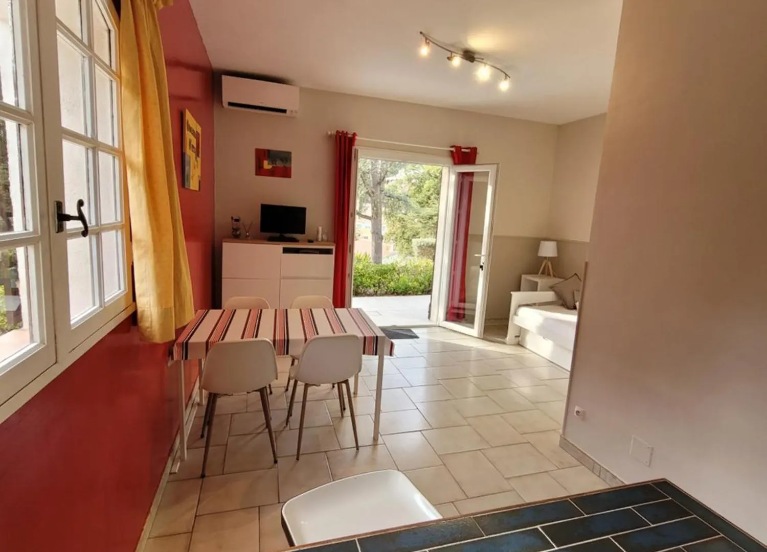 Appartements Dans Villa En Rez De Jardin Hyeres